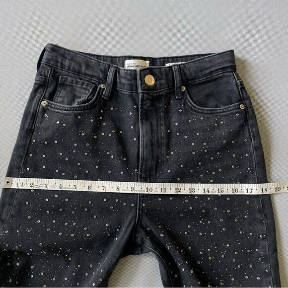 Flared Cropped Black Rhinestone Capri Jeans Size 6S - Picture 6 of 10